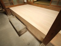 【上がり框①】施工後　　奈良吉野産木材を利用。