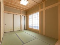 和室　熊本県産の良質のい草を使った畳。竿縁天井に純和風の趣きにしました。